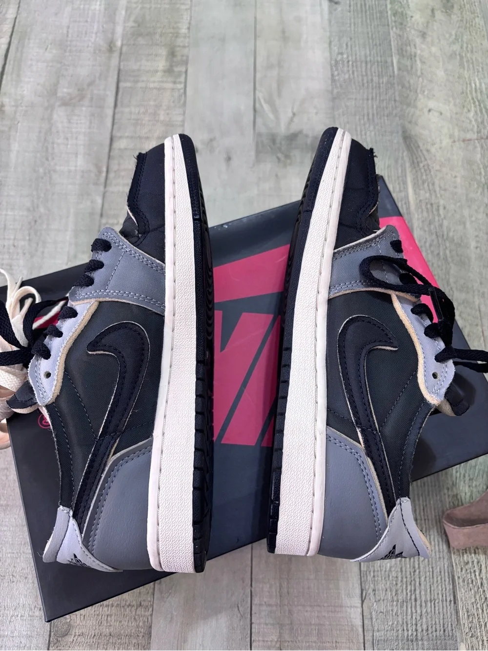 Air Jordan 1 Retro Low OG Ex ‘Dark Smoke Grey’